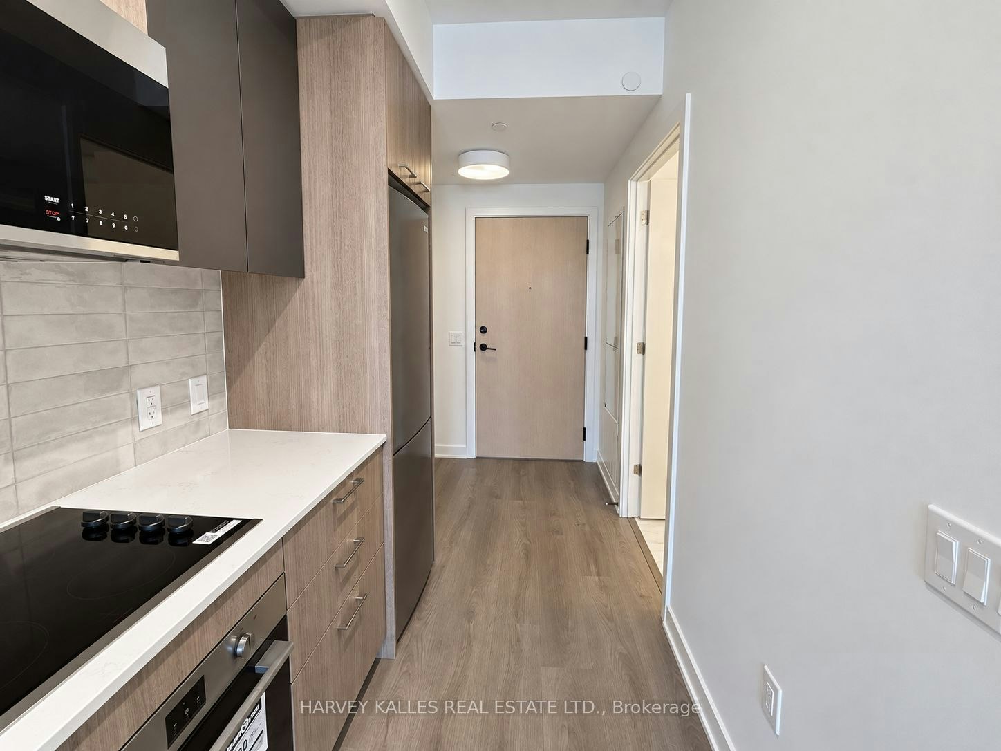 450-30 Dreamers Way, Toronto, ON, M5A 0Y7 - 4