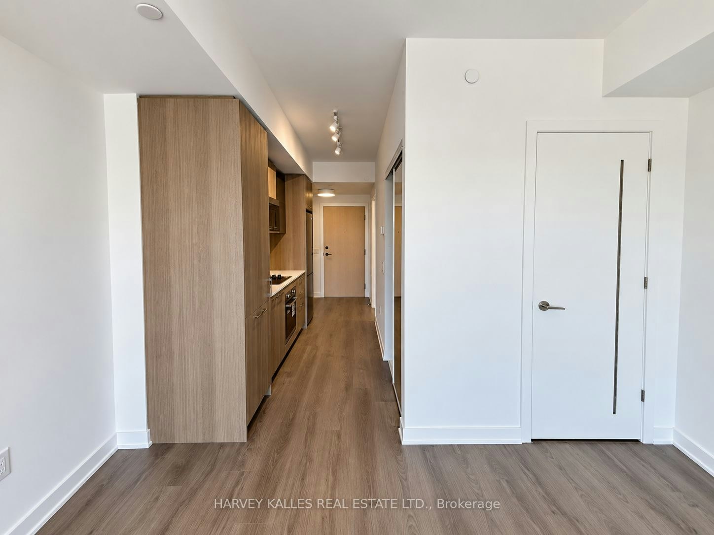 450-30 Dreamers Way, Toronto, ON, M5A 0Y7 - 9