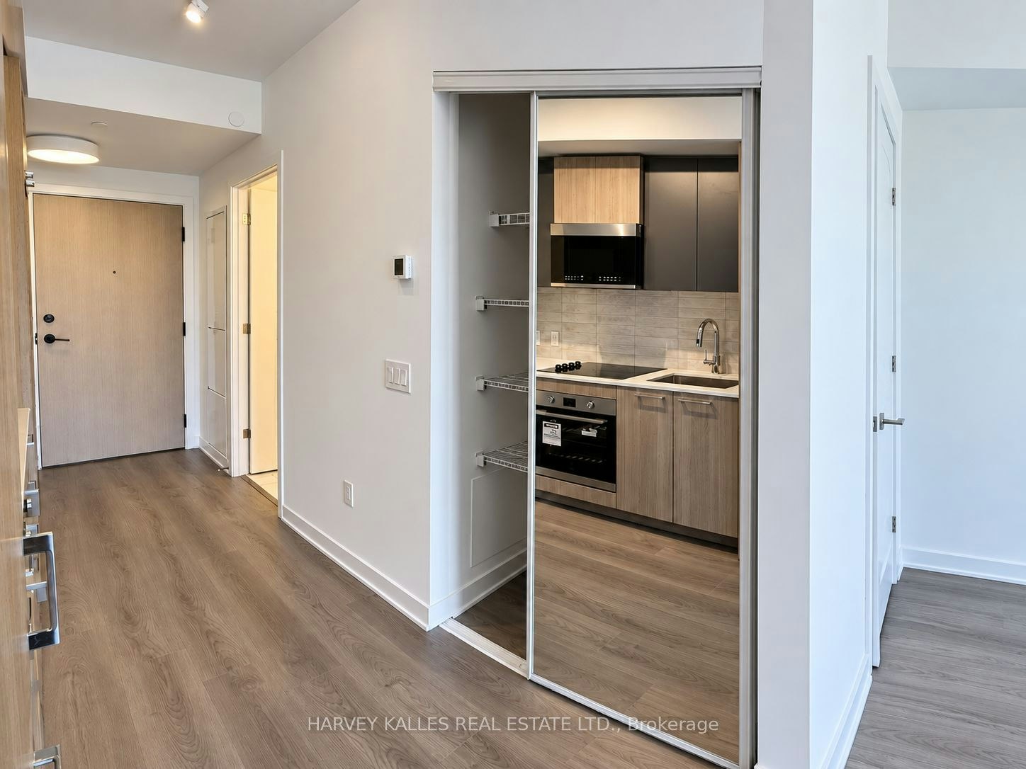 450-30 Dreamers Way, Toronto, ON, M5A 0Y7 - 7