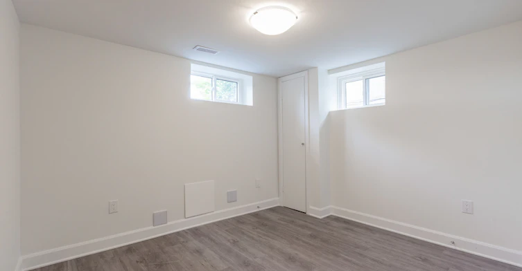 Lower Level-91 Bishop Avenue, Toronto, ON, M2M 1Z5 - 11