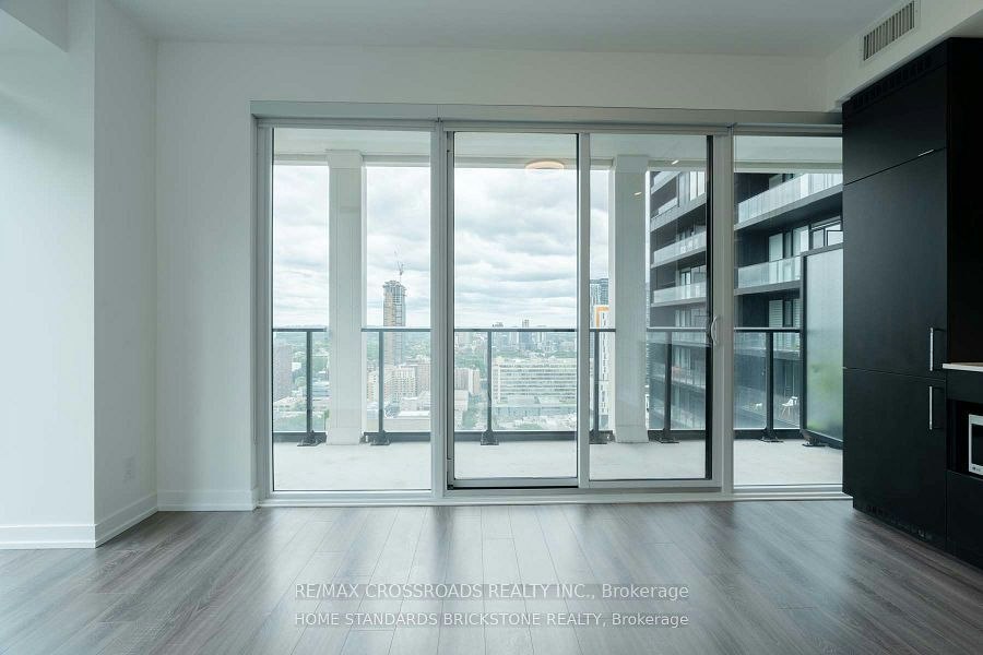 2616-20 Edward Street, Toronto, ON, M5G 1C9 - 4