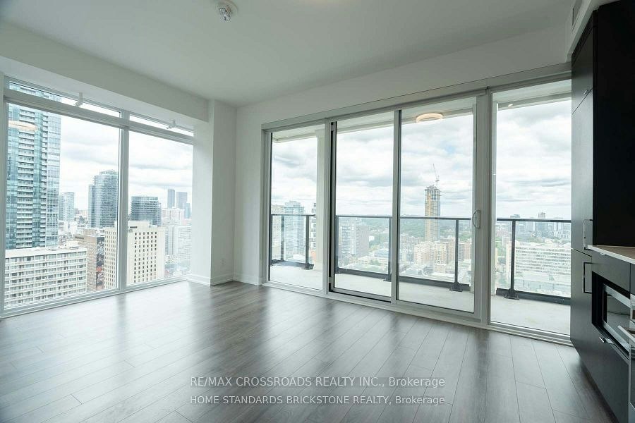 2616-20 Edward Street, Toronto, ON, M5G 1C9 - 3