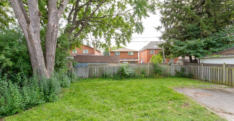 Main-91 Bishop Avenue, Toronto, ON, M2M 1Z5 - 24