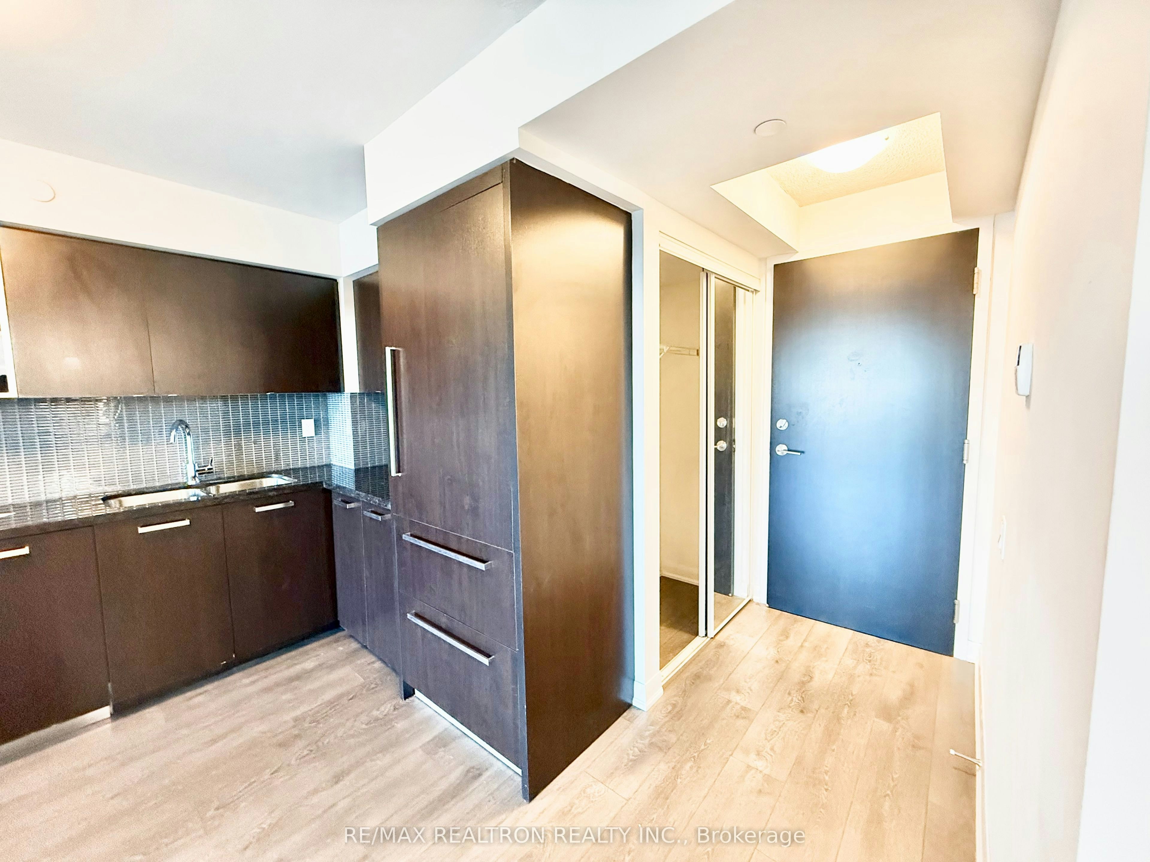 601-5162 Yonge Street, Toronto, ON, M2N 0E9 - 7