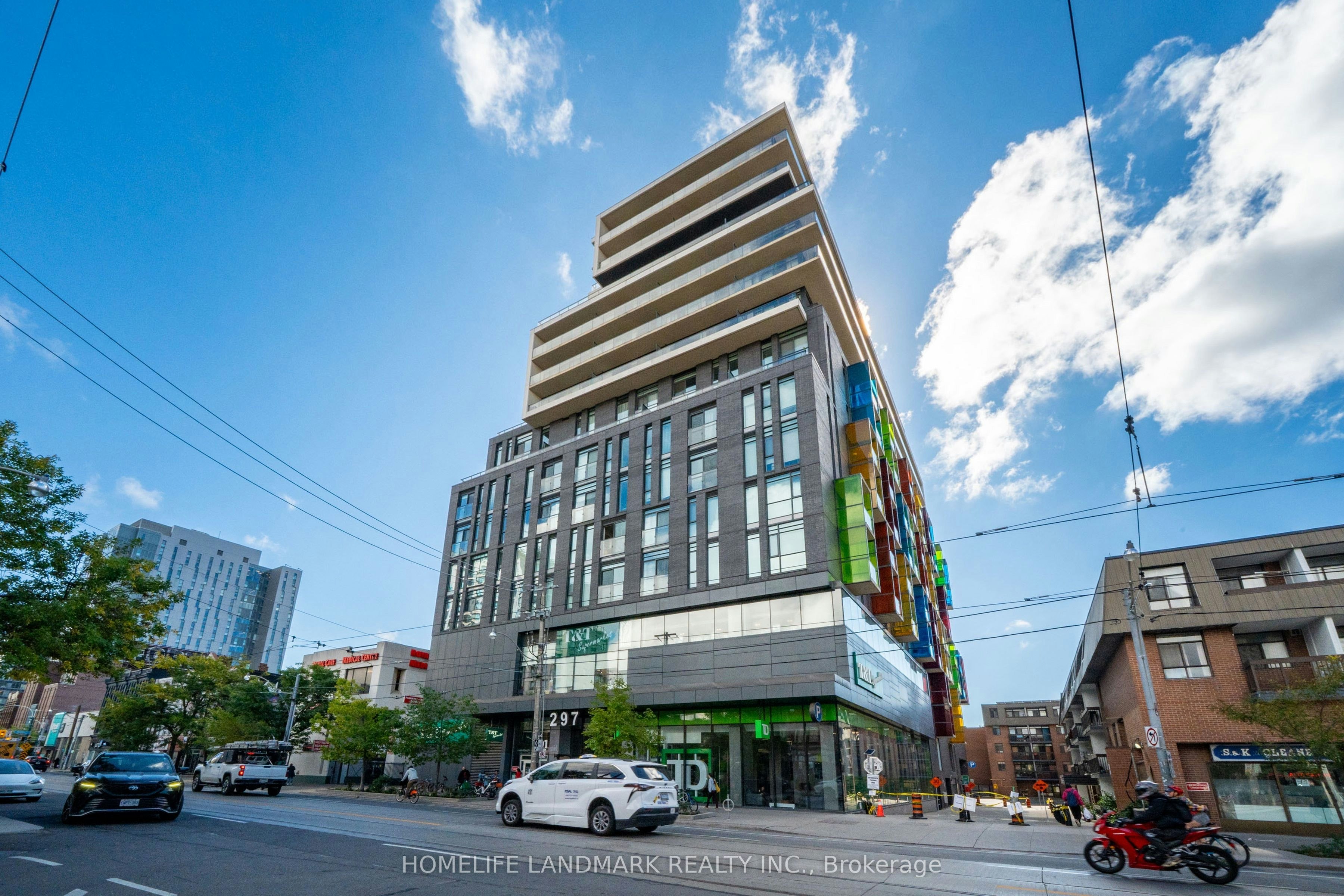 705-297 College Street, Toronto, ON, M5T 0C2