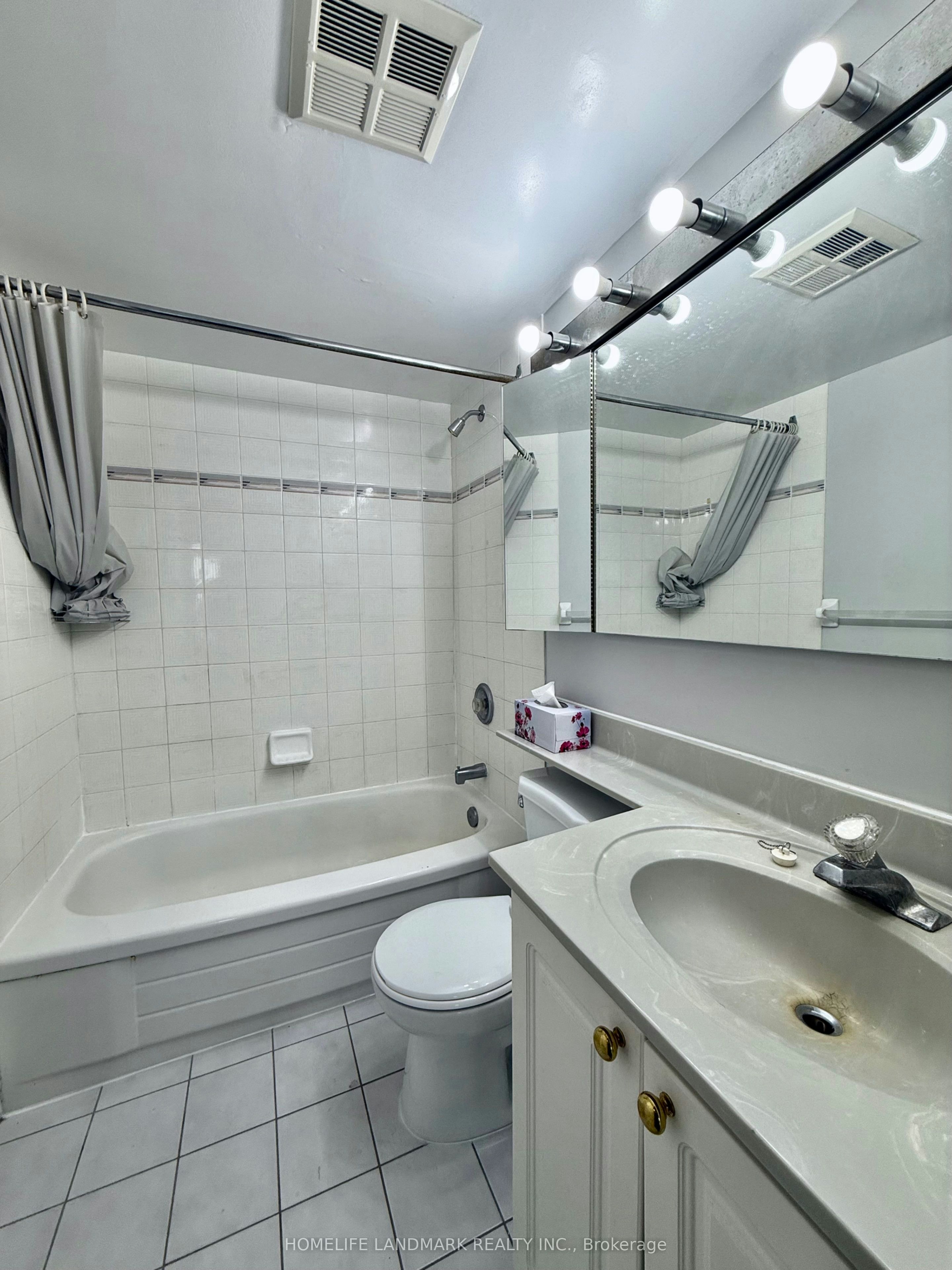 1106-18 Pemberton Avenue, Toronto, ON, M2M 4K9 - 4
