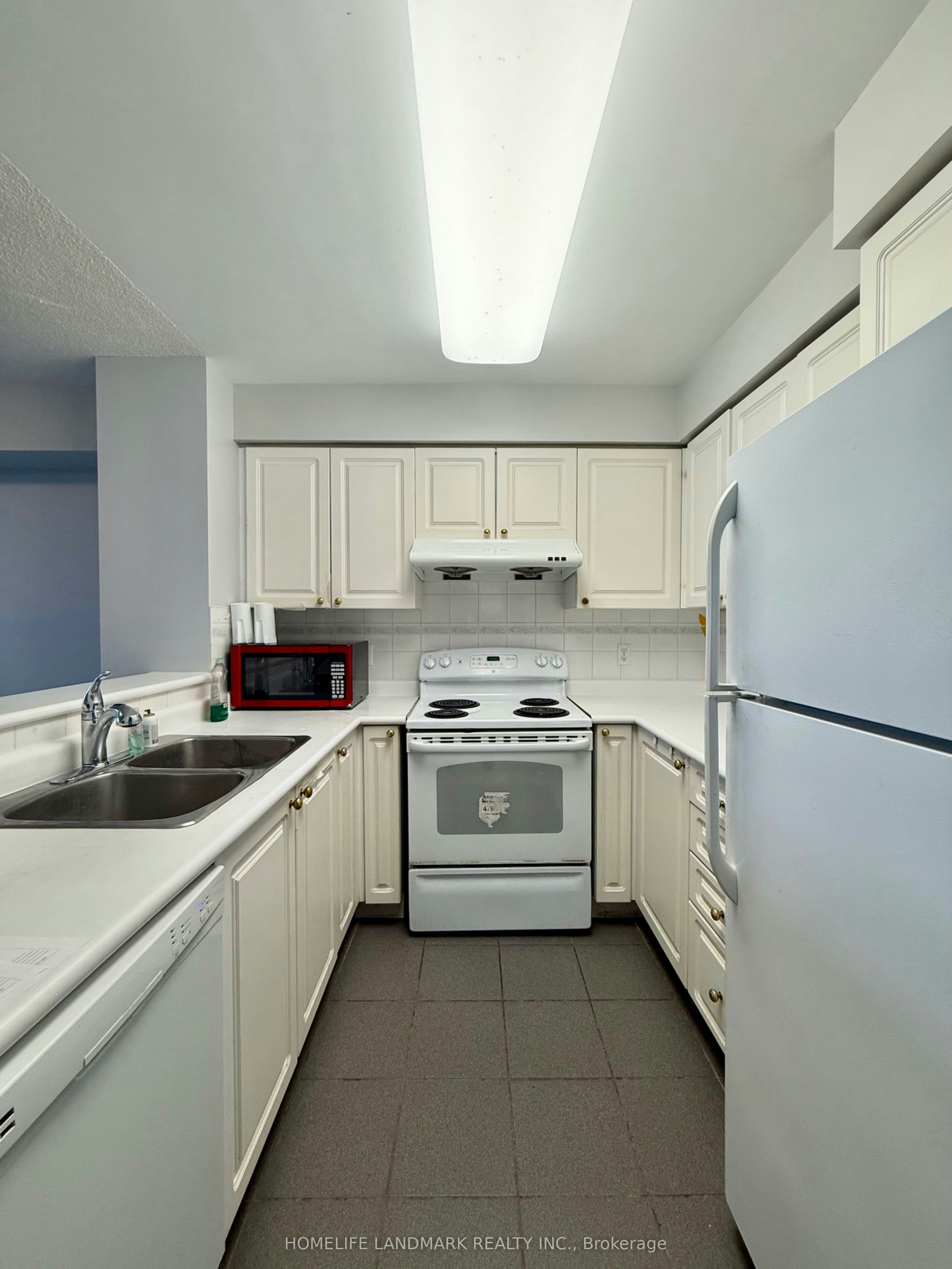 1106-18 Pemberton Avenue, Toronto, ON, M2M 4K9 - 9