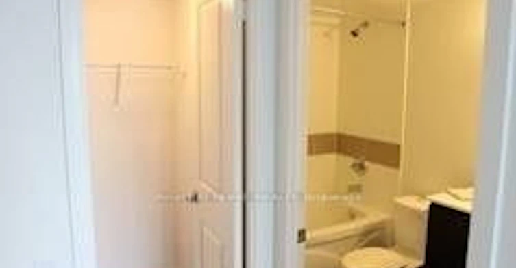 1515-17 Anndale Drive, Toronto, ON, M5G 2W7 - 12