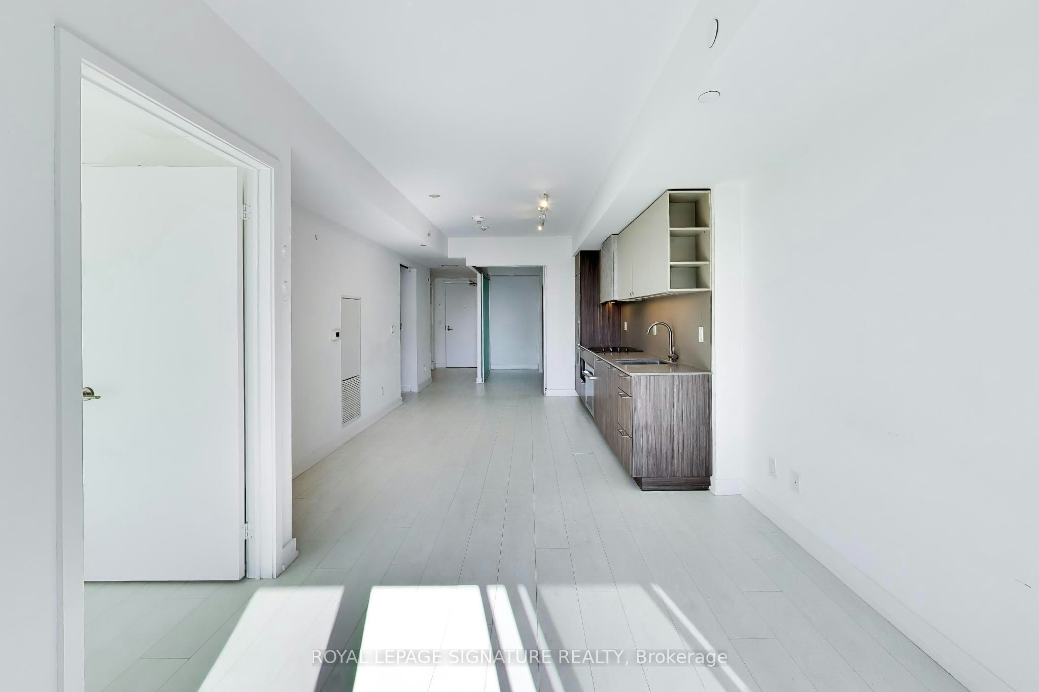 1609-19 Western Battery Road, Toronto, ON, M6K 0E3 - 4