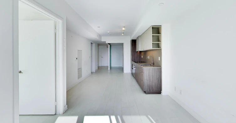 1609-19 Western Battery Road, Toronto, ON, M6K 0E3 - 4