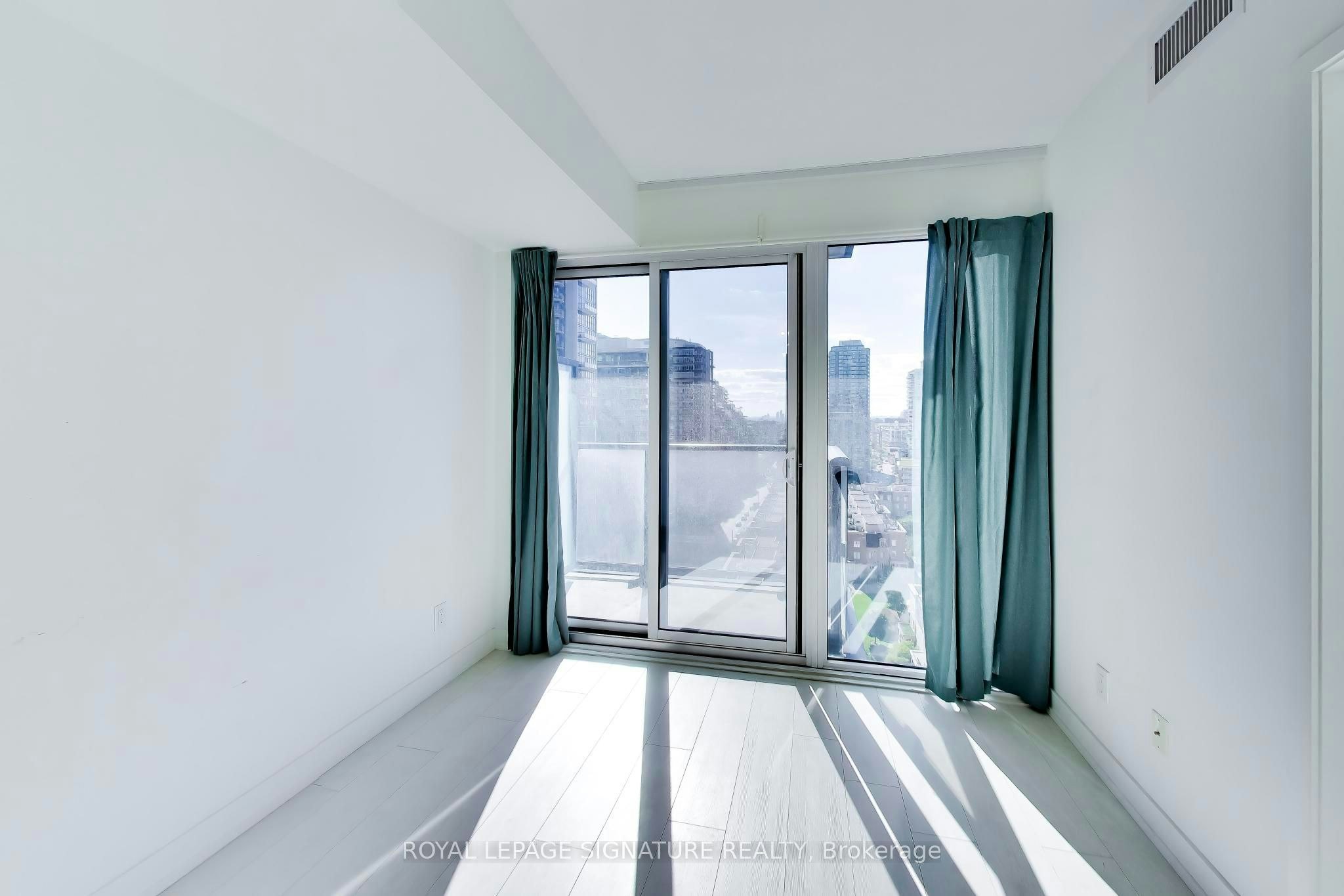 1609-19 Western Battery Road, Toronto, ON, M6K 0E3 - 3