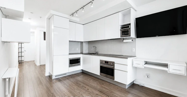 216-377 Madison Avenue, Toronto, ON, M4V 3E1 - 3