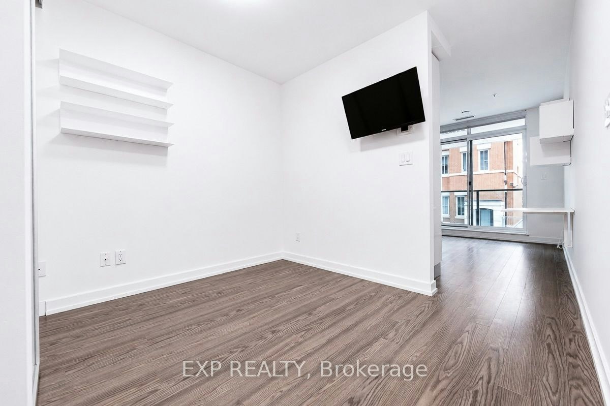 216-377 Madison Avenue, Toronto, ON, M4V 3E1 - 12