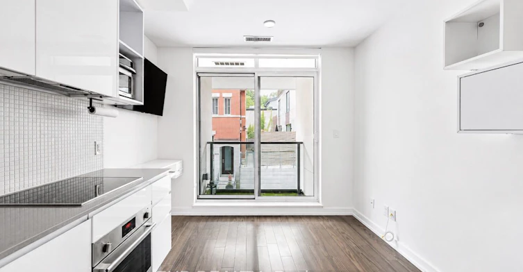 216-377 Madison Avenue, Toronto, ON, M4V 3E1 - 9