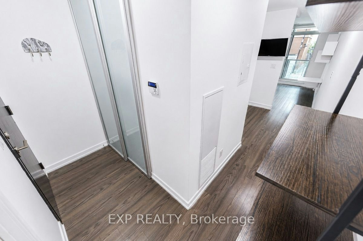216-377 Madison Avenue, Toronto, ON, M4V 3E1 - 17