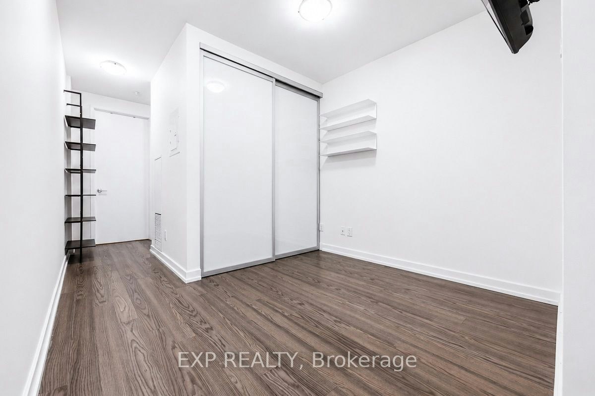 216-377 Madison Avenue, Toronto, ON, M4V 3E1 - 14