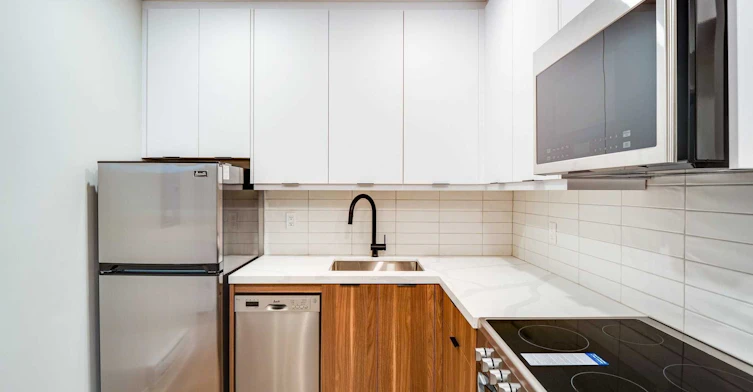 4-1 Greensides Avenue, Toronto, ON, M6G 3P5 - 3