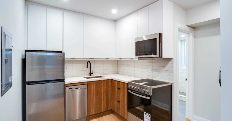 4-1 Greensides Avenue, Toronto, ON, M6G 3P5