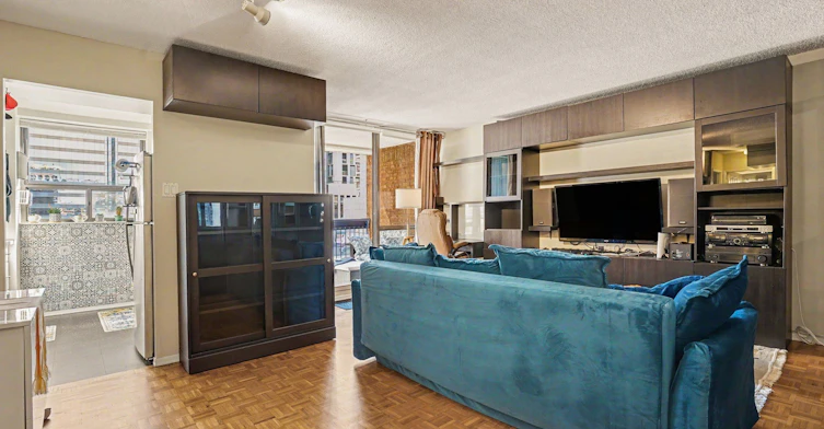 607-105 Mccaul Street, Toronto, ON, M5T 2X4 - 8