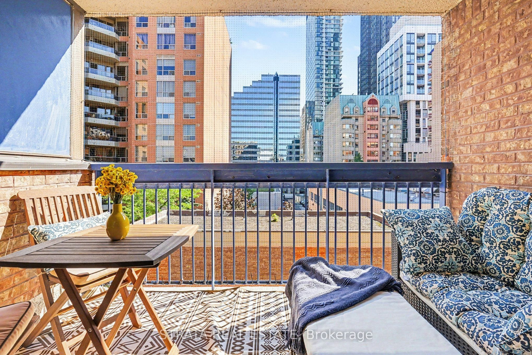 607-105 Mccaul Street, Toronto, ON, M5T 2X4 - 24