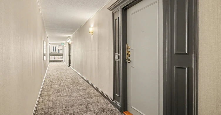 607-105 Mccaul Street, Toronto, ON, M5T 2X4 - 2