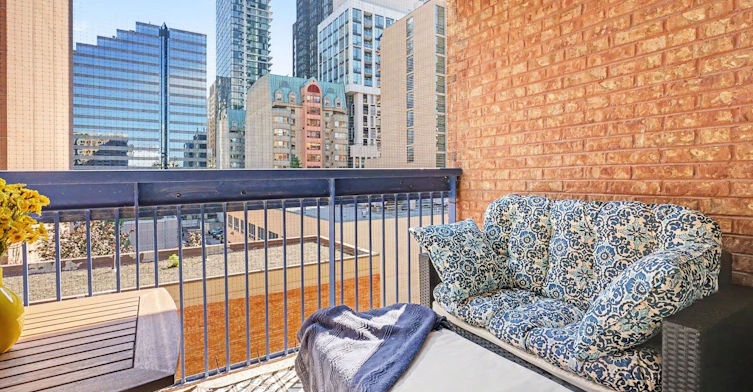 607-105 Mccaul Street, Toronto, ON, M5T 2X4 - 23