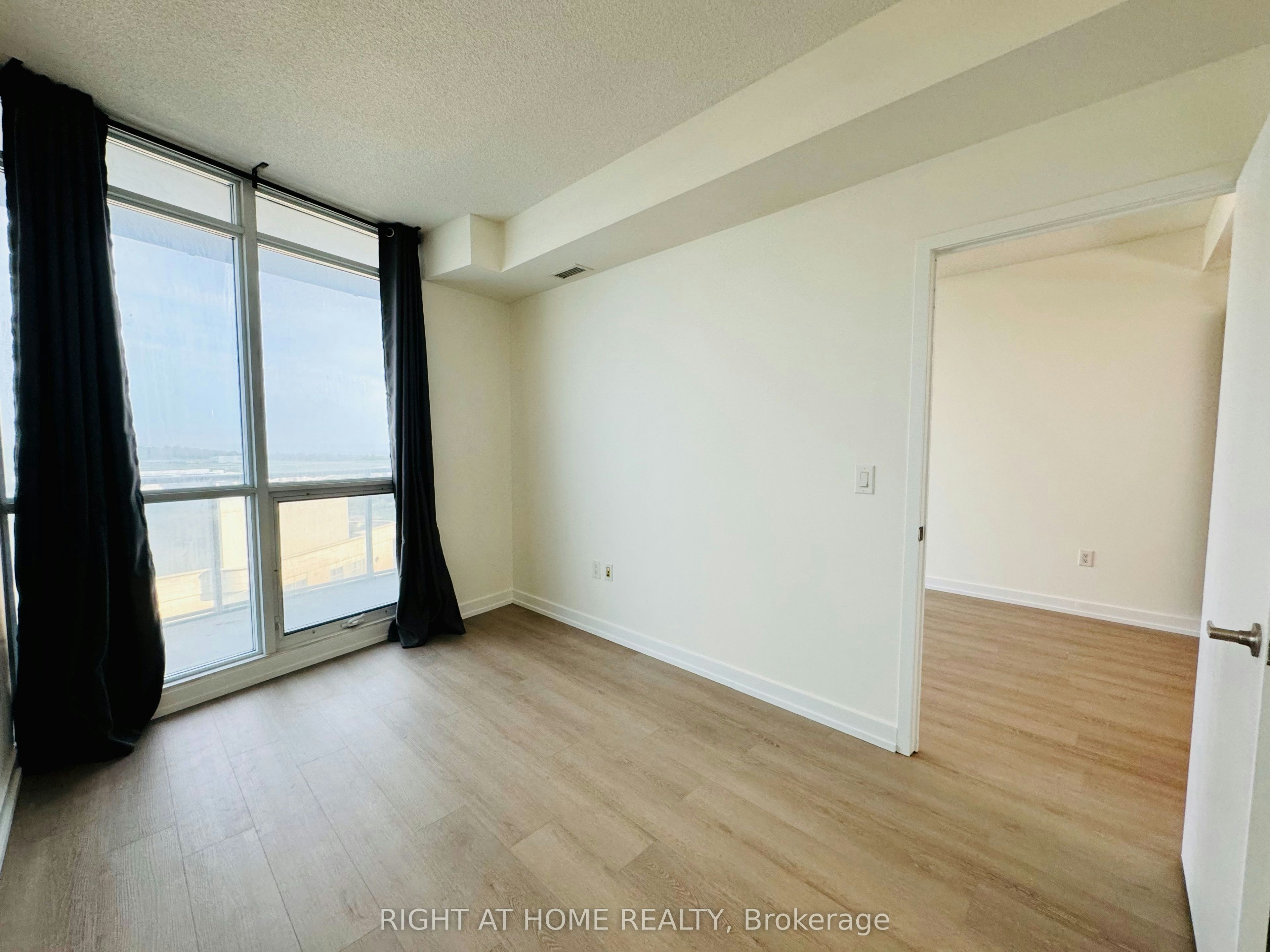 1815-38 Dan Leckie Way, Toronto, ON, M5V 2V6 - 33
