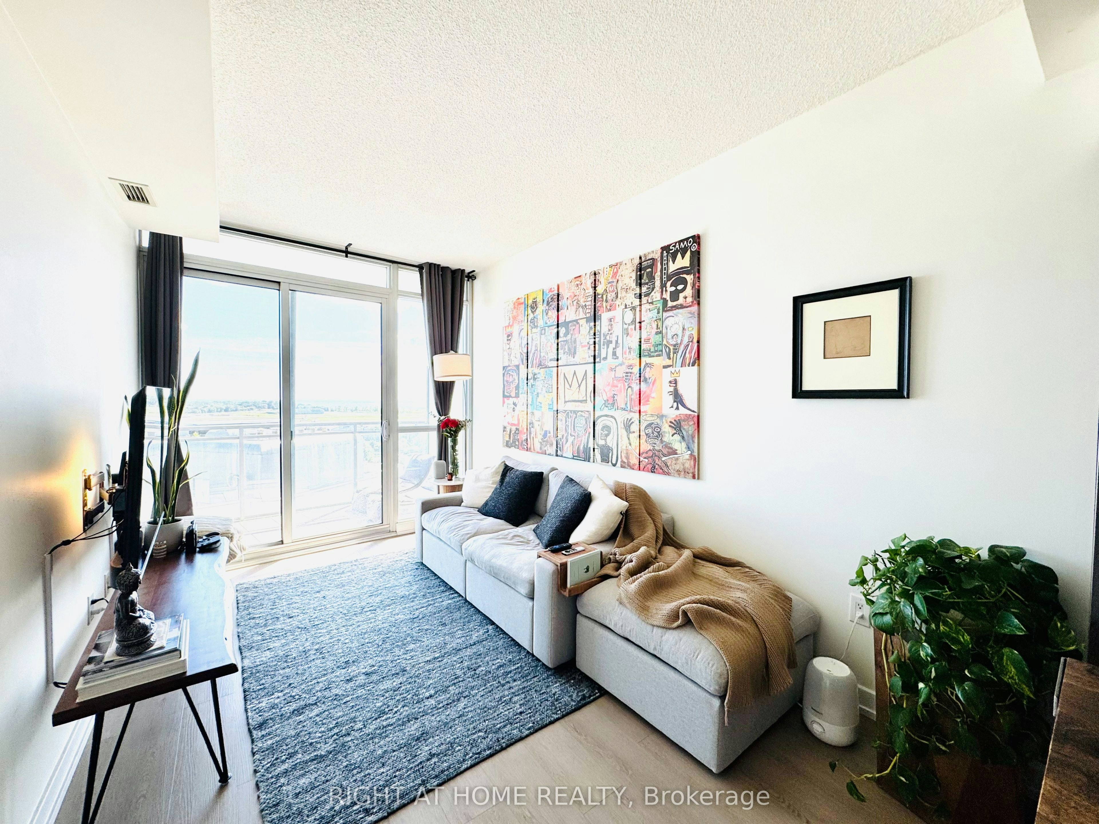1815-38 Dan Leckie Way, Toronto, ON, M5V 2V6 - 7