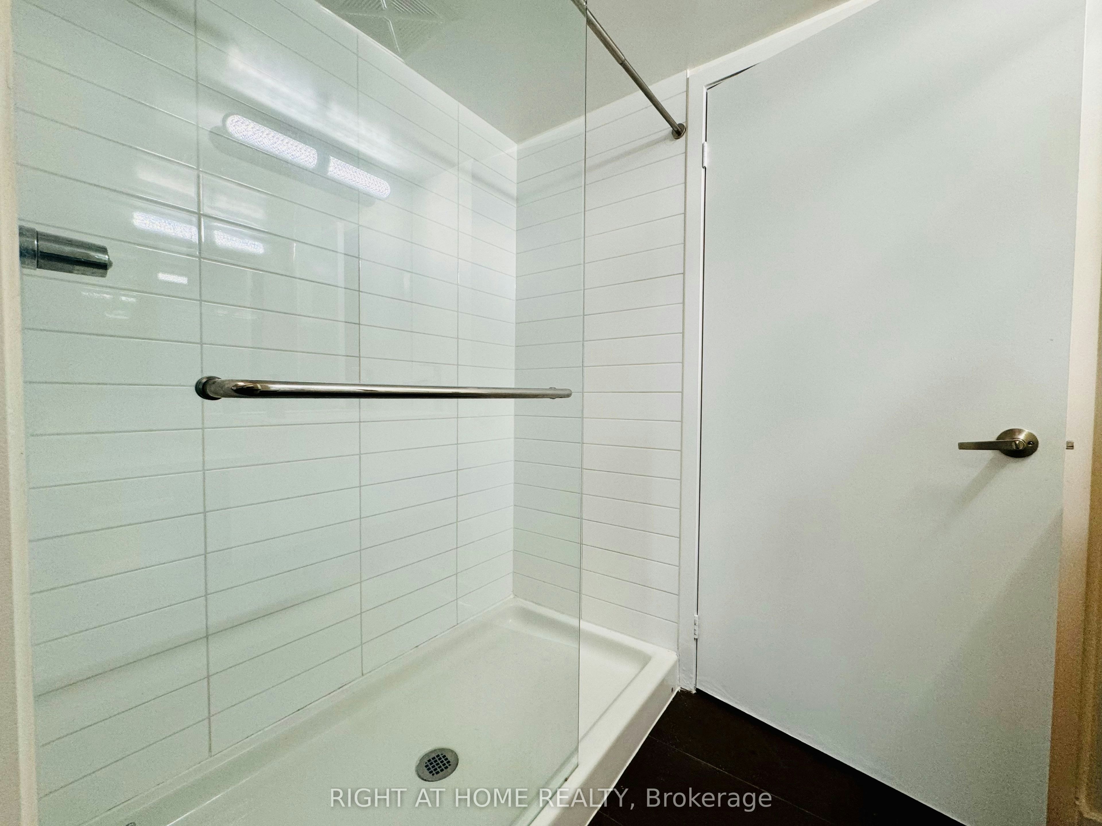 1815-38 Dan Leckie Way, Toronto, ON, M5V 2V6 - 28