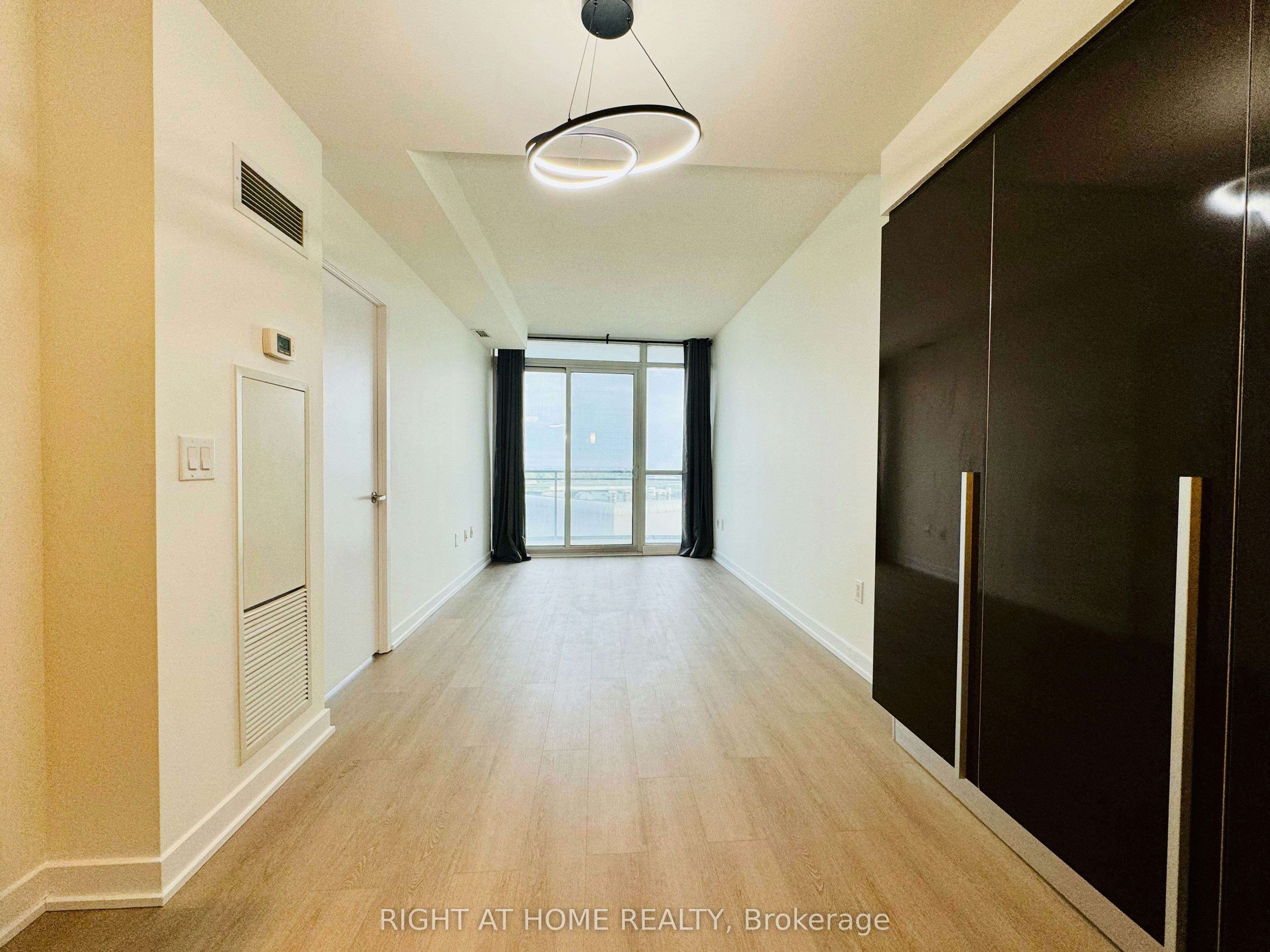 1815-38 Dan Leckie Way, Toronto, ON, M5V 2V6 - 25