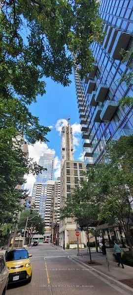 TH1-75 St Nicholas Street, Toronto, ON, M4Y 0A5