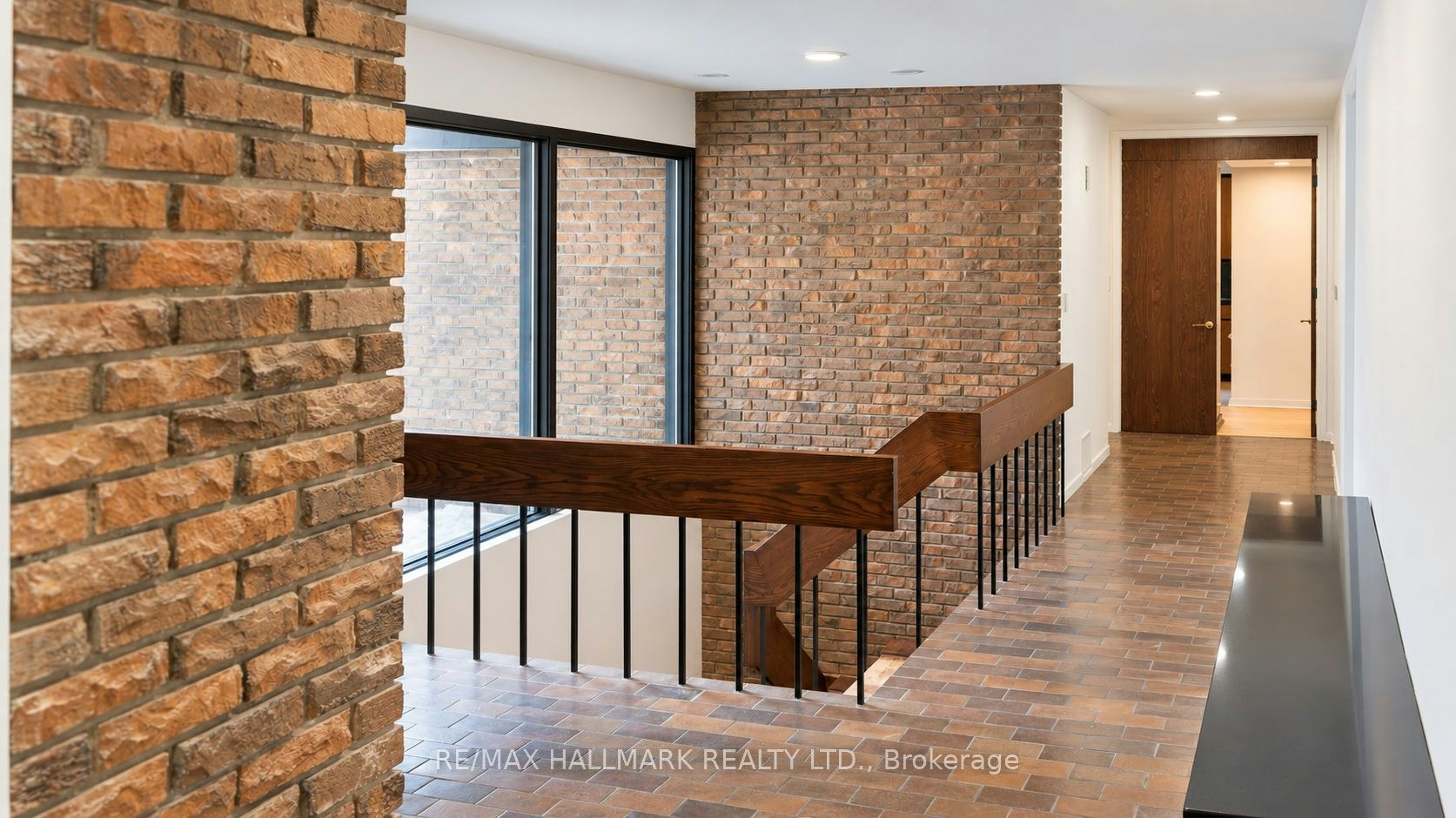16 Royal Oak Drive, Toronto, ON, M3C 2M2 - 2