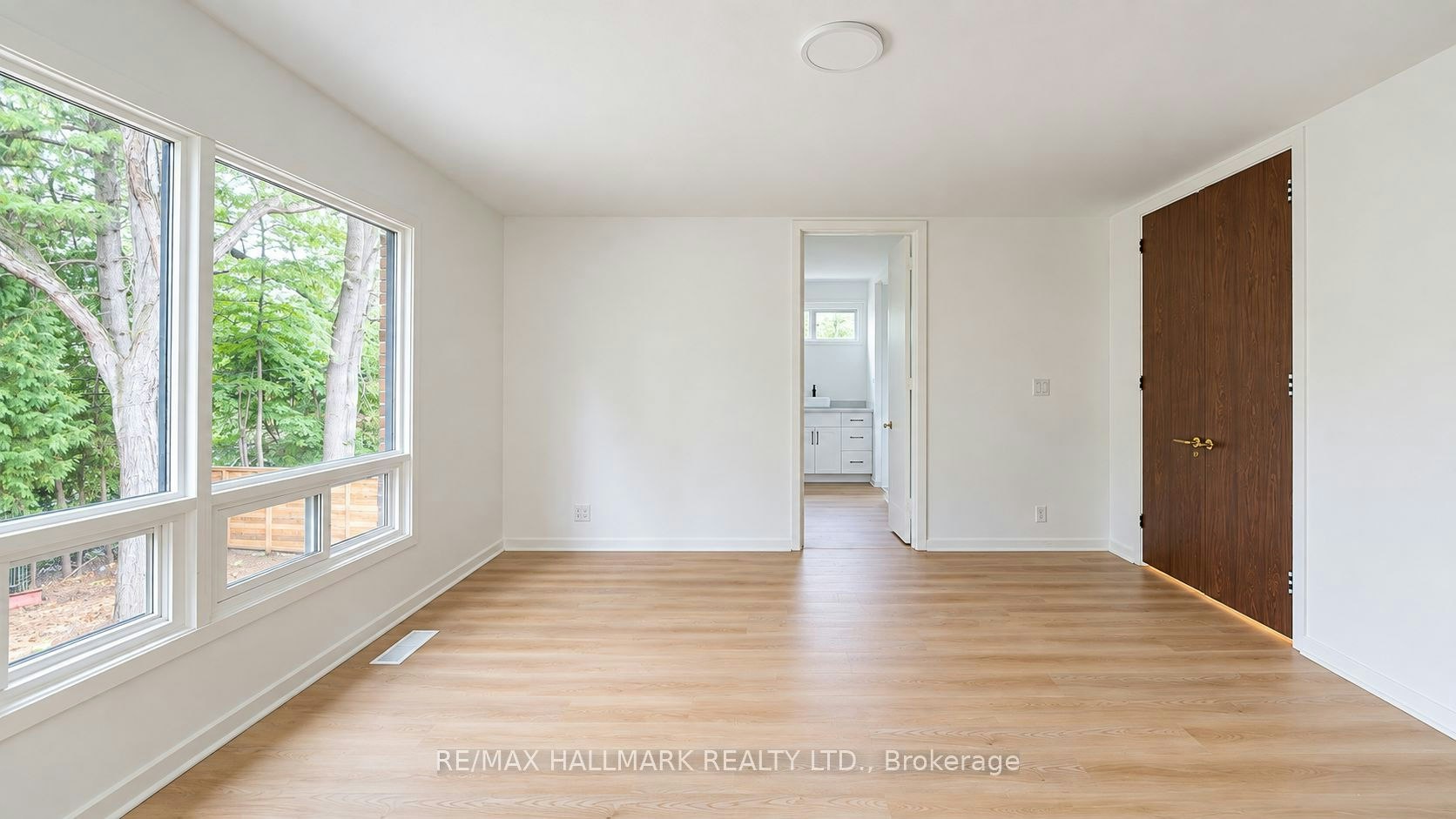16 Royal Oak Drive, Toronto, ON, M3C 2M2 - 15