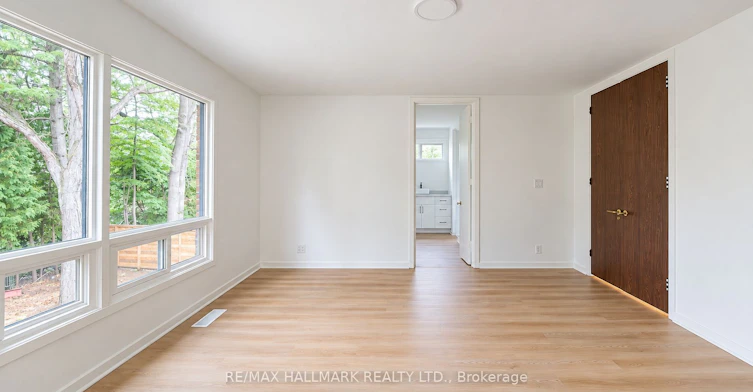 16 Royal Oak Drive, Toronto, ON, M3C 2M2 - 15
