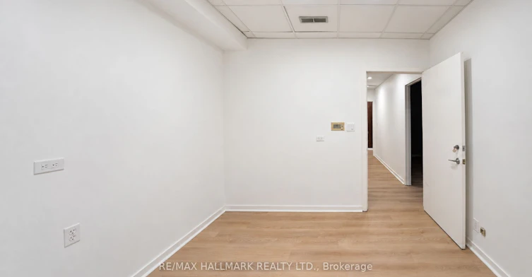 16 Royal Oak Drive, Toronto, ON, M3C 2M2 - 35