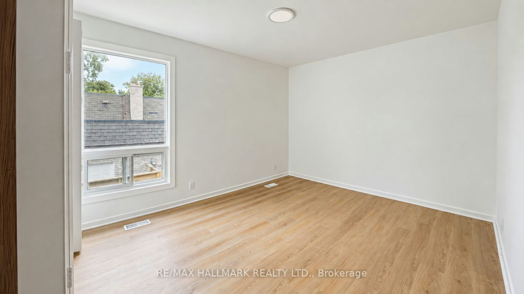 16 Royal Oak Drive, Toronto, ON, M3C 2M2 - 21