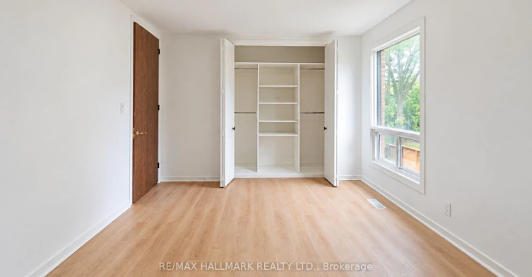 16 Royal Oak Drive, Toronto, ON, M3C 2M2 - 20