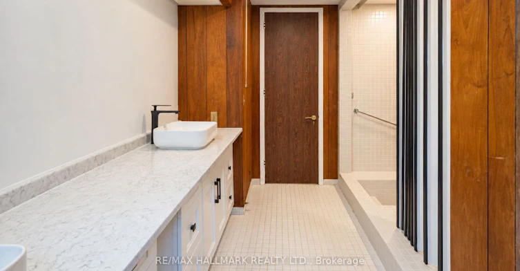 16 Royal Oak Drive, Toronto, ON, M3C 2M2 - 23