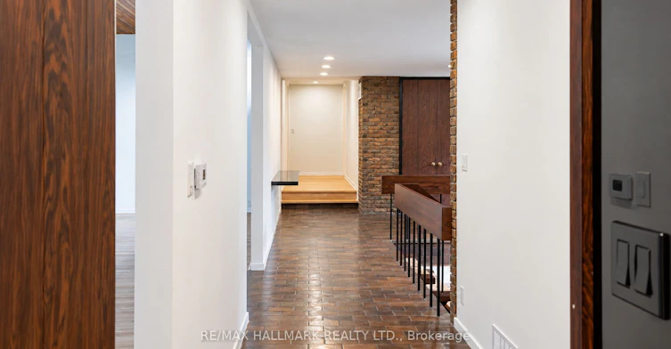 16 Royal Oak Drive, Toronto, ON, M3C 2M2 - 3