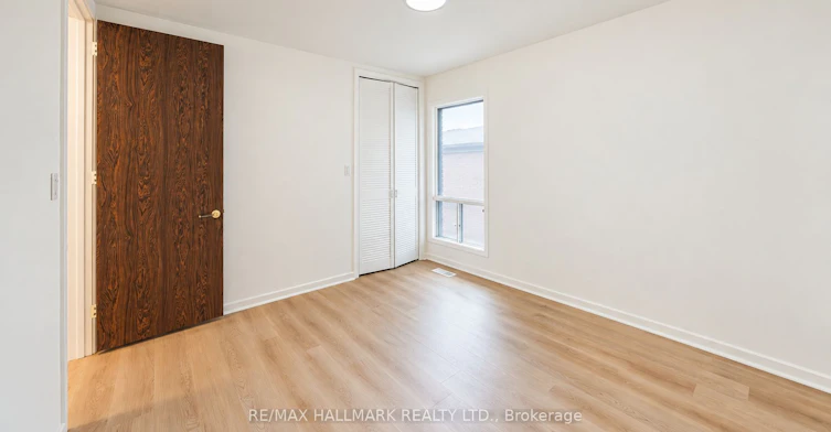16 Royal Oak Drive, Toronto, ON, M3C 2M2 - 18