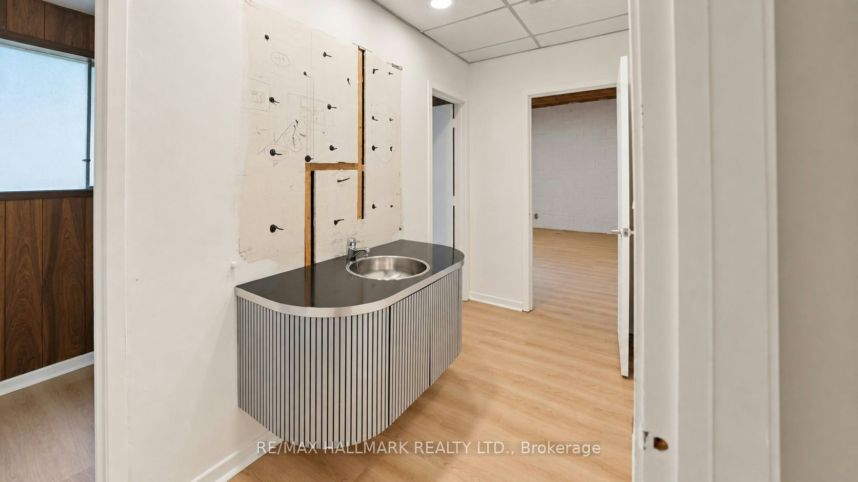 16 Royal Oak Drive, Toronto, ON, M3C 2M2 - 36