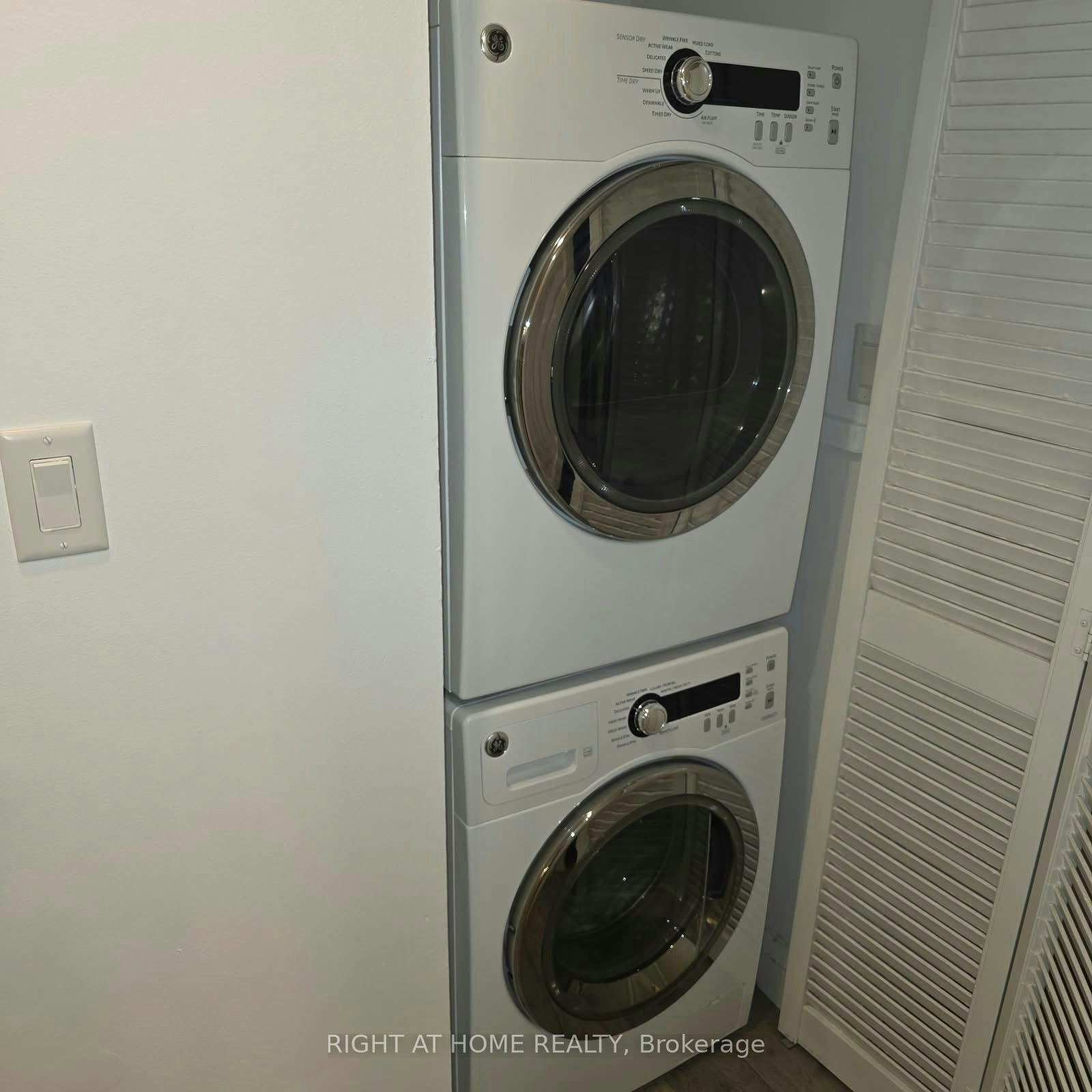 905-5765 Yonge Street N, Toronto, ON, M2M 4H9 - 16