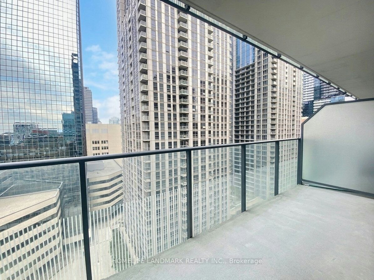 1603-770 Bay Street, Toronto, ON, M5G 1N6 - 9