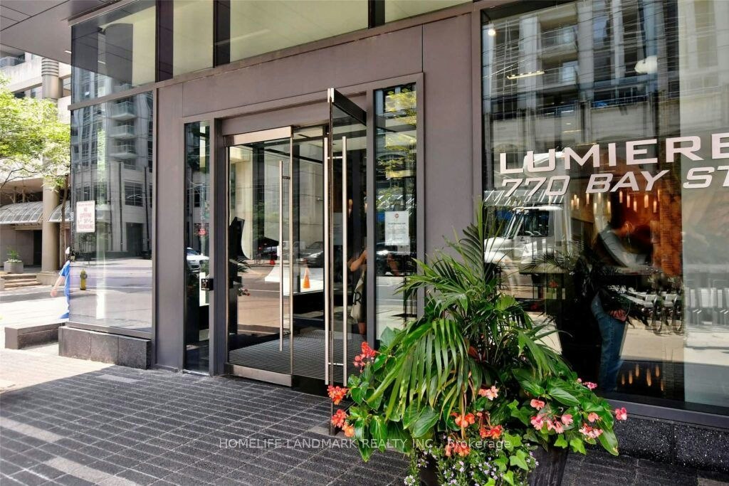 1603-770 Bay Street, Toronto, ON, M5G 1N6 - 11