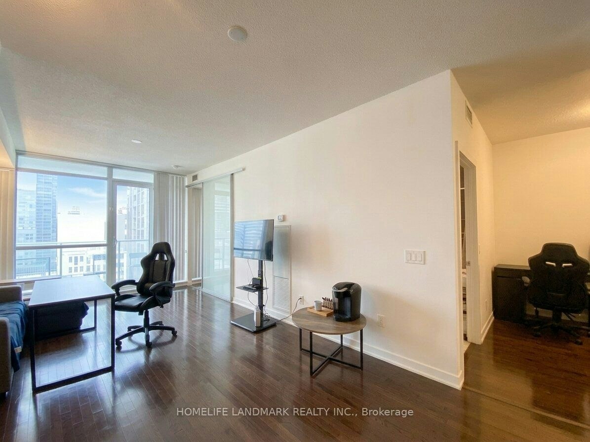 1603-770 Bay Street, Toronto, ON, M5G 1N6 - 2
