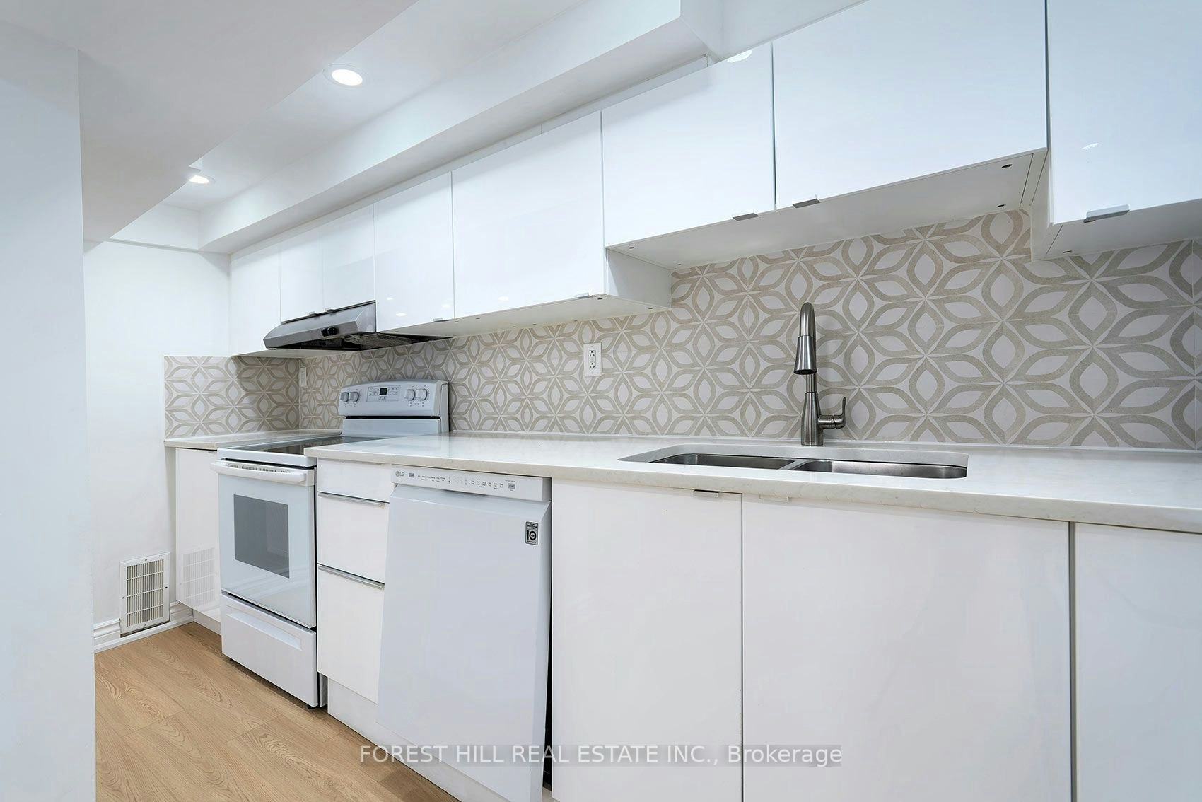 139 Craighurst Avenue, Toronto, ON, M4K 1K1 - 37