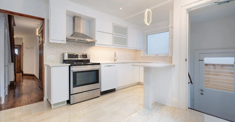 139 Craighurst Avenue, Toronto, ON, M4K 1K1 - 11
