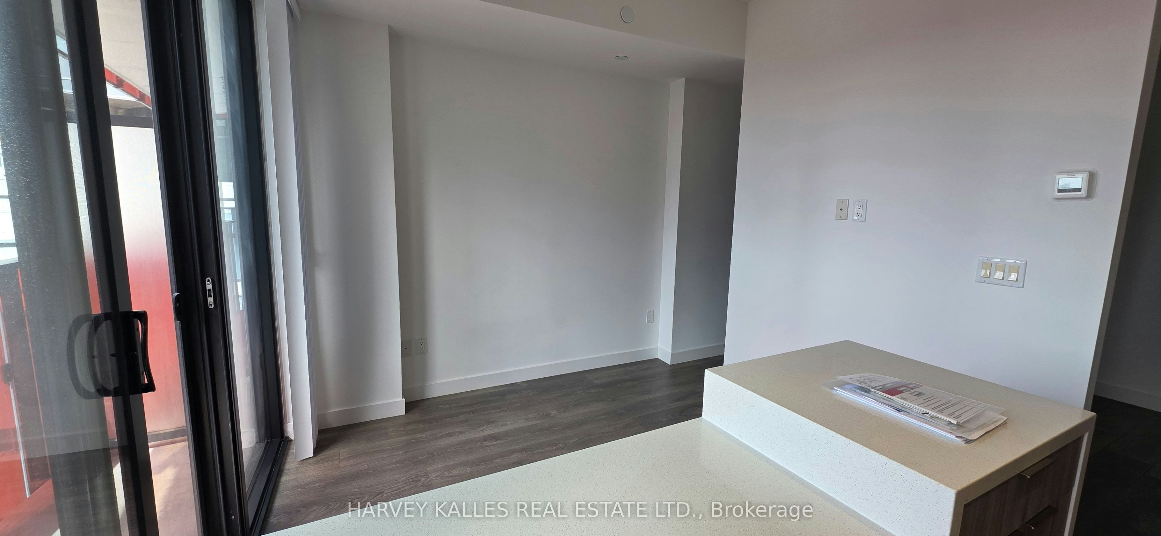 1103-215 Queen Street W, Toronto, ON, M5V 0P5 - 2
