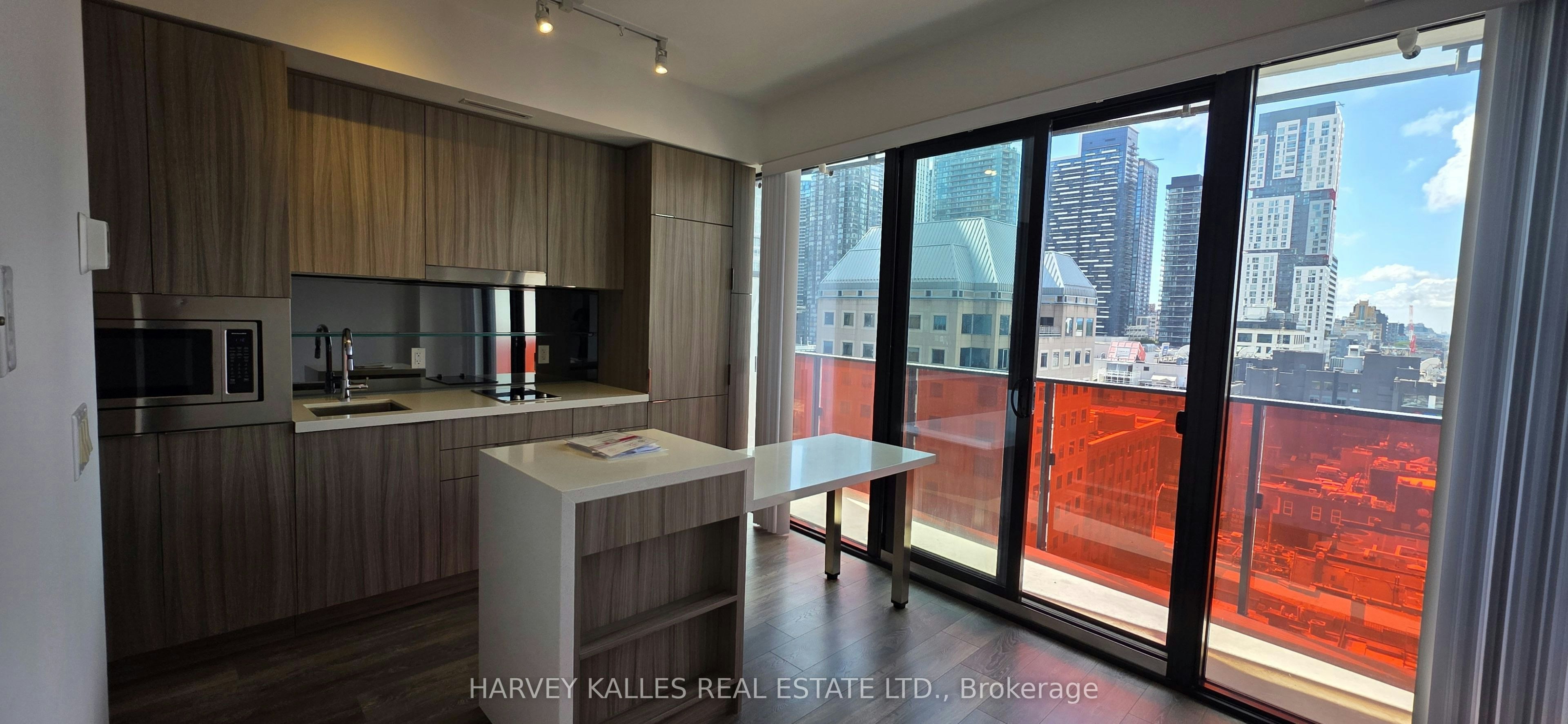 1103-215 Queen Street W, Toronto, ON, M5V 0P5 - 3