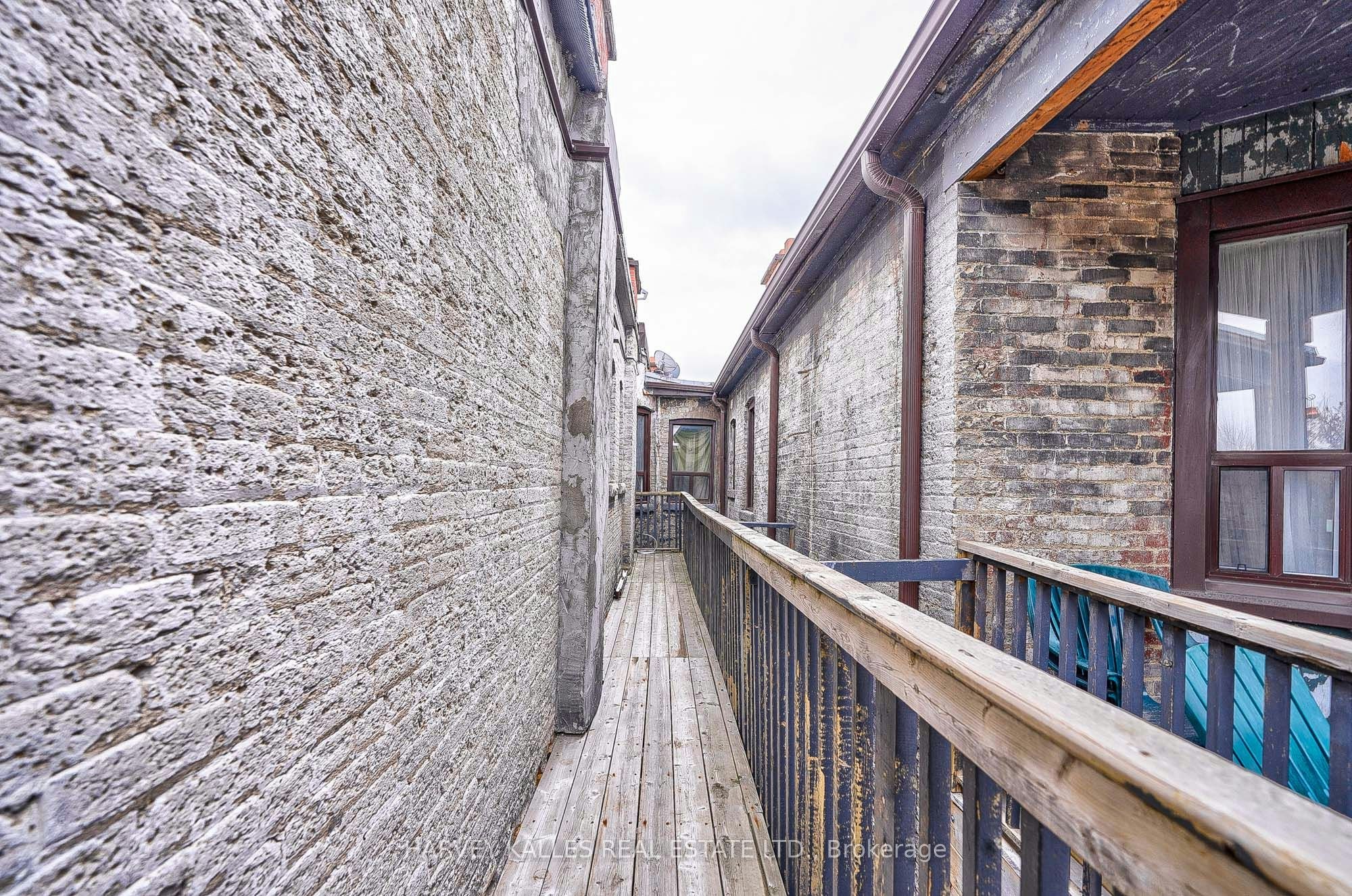 3-1074 St Clair Avenue W, Toronto, ON, M6E 3H3 - 33